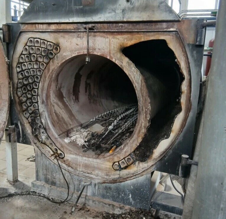 Демонтаж дымогарных труб, демонтаж передней трубной доски.